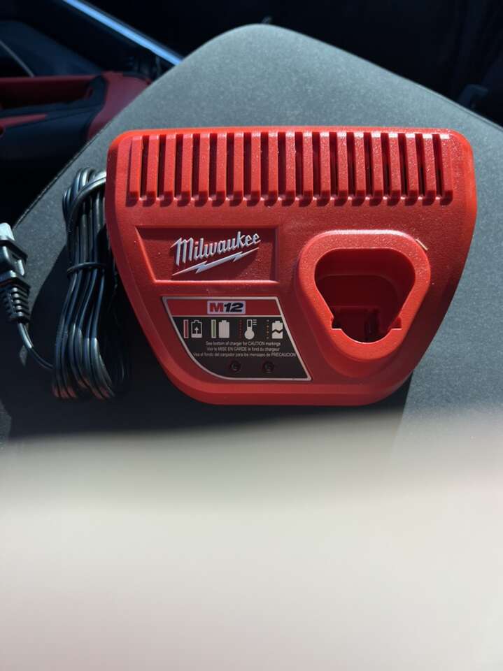 Milwaukee M12 Charger