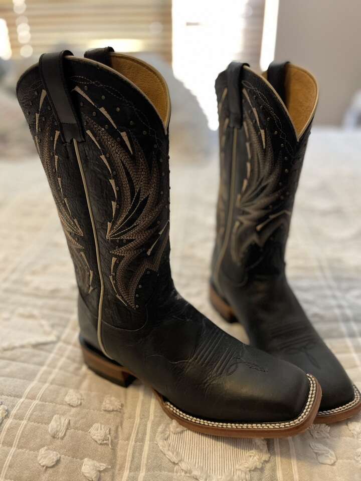 •Shyanne Black Womans Boot•