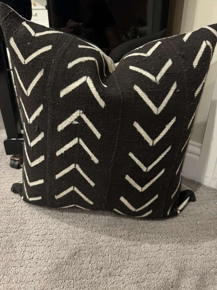 Lulu and Georgia 24 Pillow