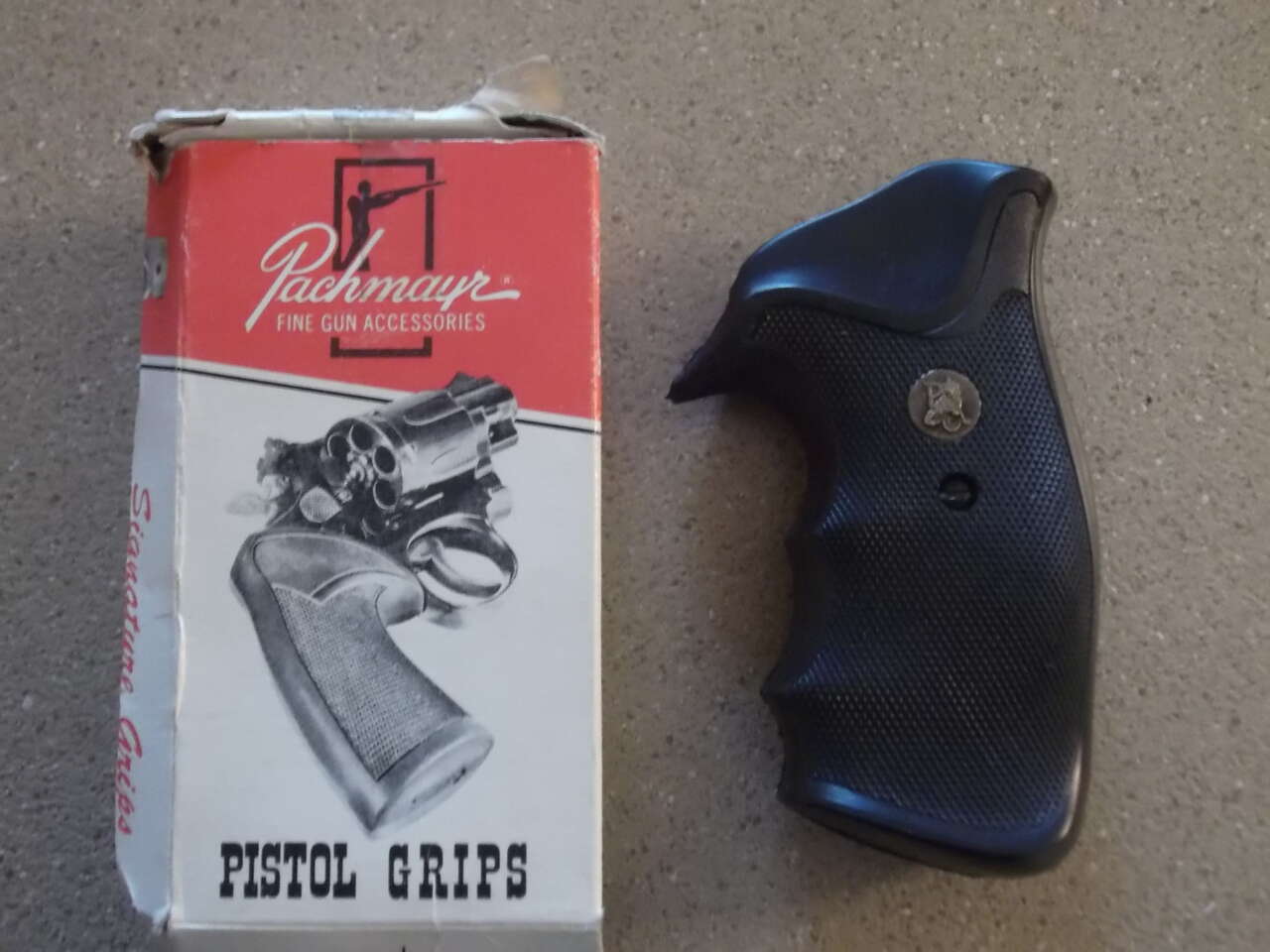 Pachmyr Grips for Ruger Redhawk Revolver
