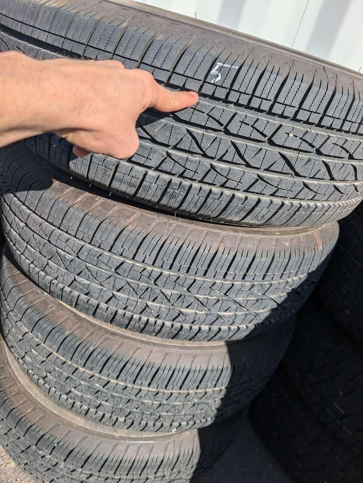 Used tires and takeoffs for lots of sizes of trucks and SUVs.