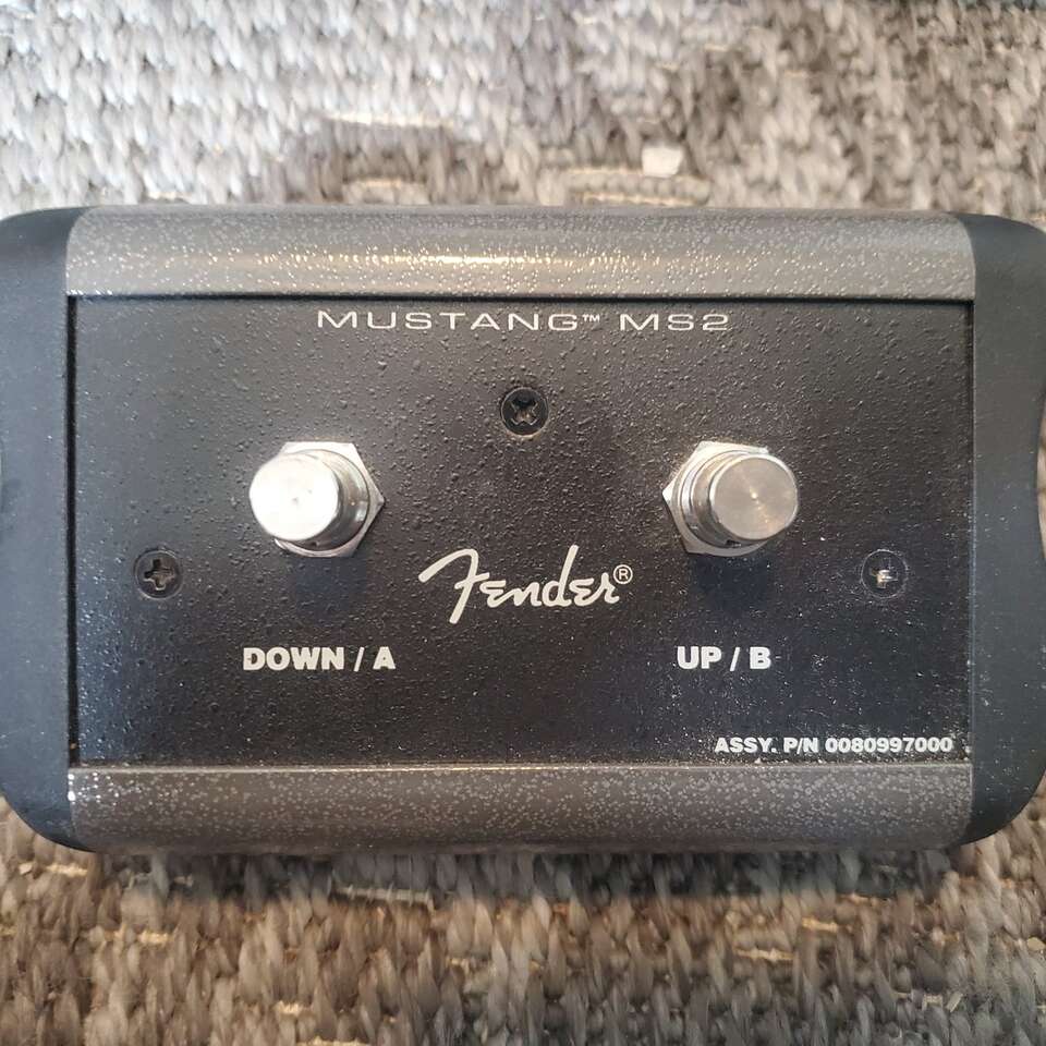 Fender Mustang MS2