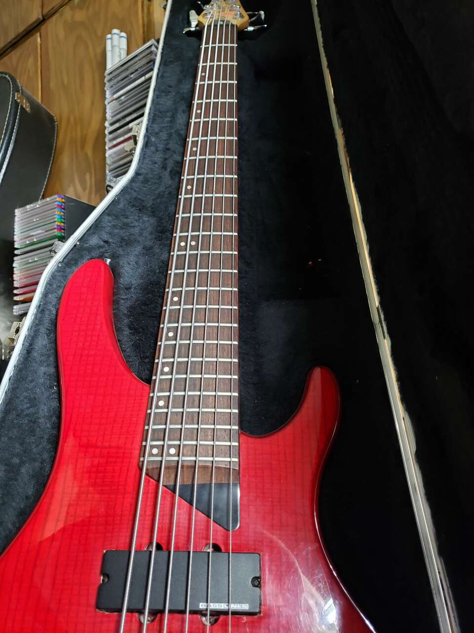 Washburn 6 string bass