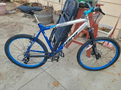 Haro v4 mtn bike 26" medium frame.