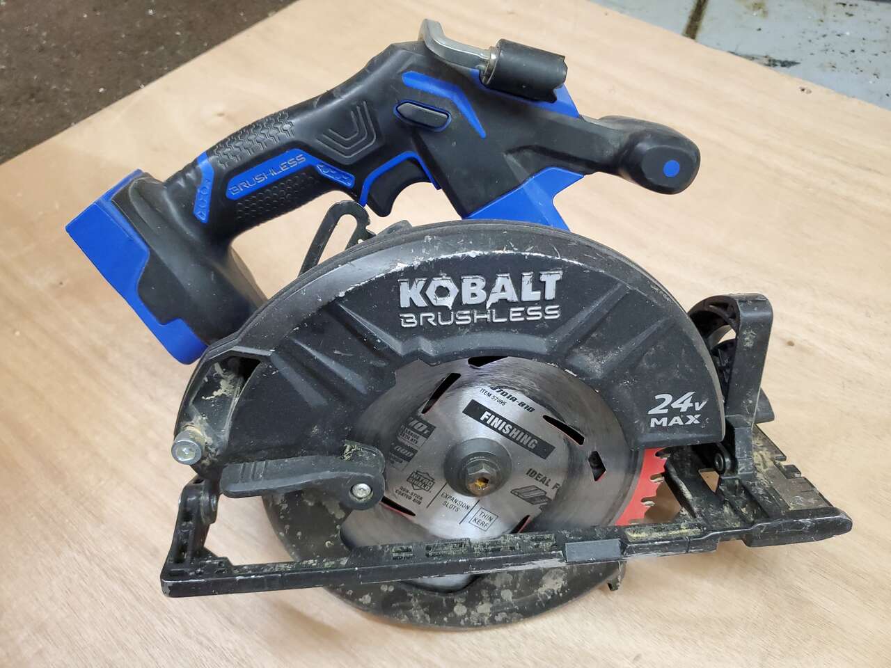 Kobalt XTR 24V brushless 7 1/4 inch circular saw