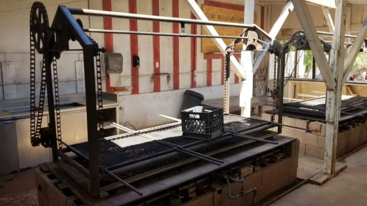 2 outdoor steak grills