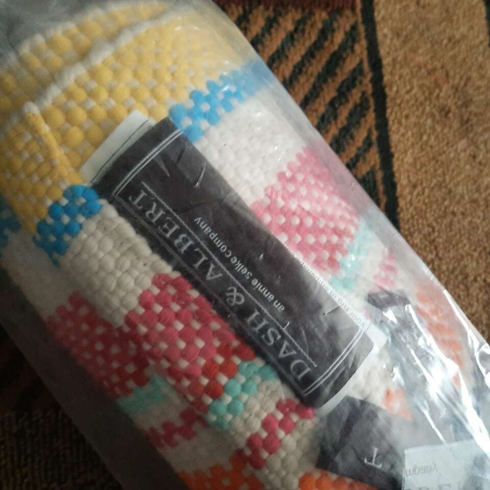 New Area Rug 5' x 8'