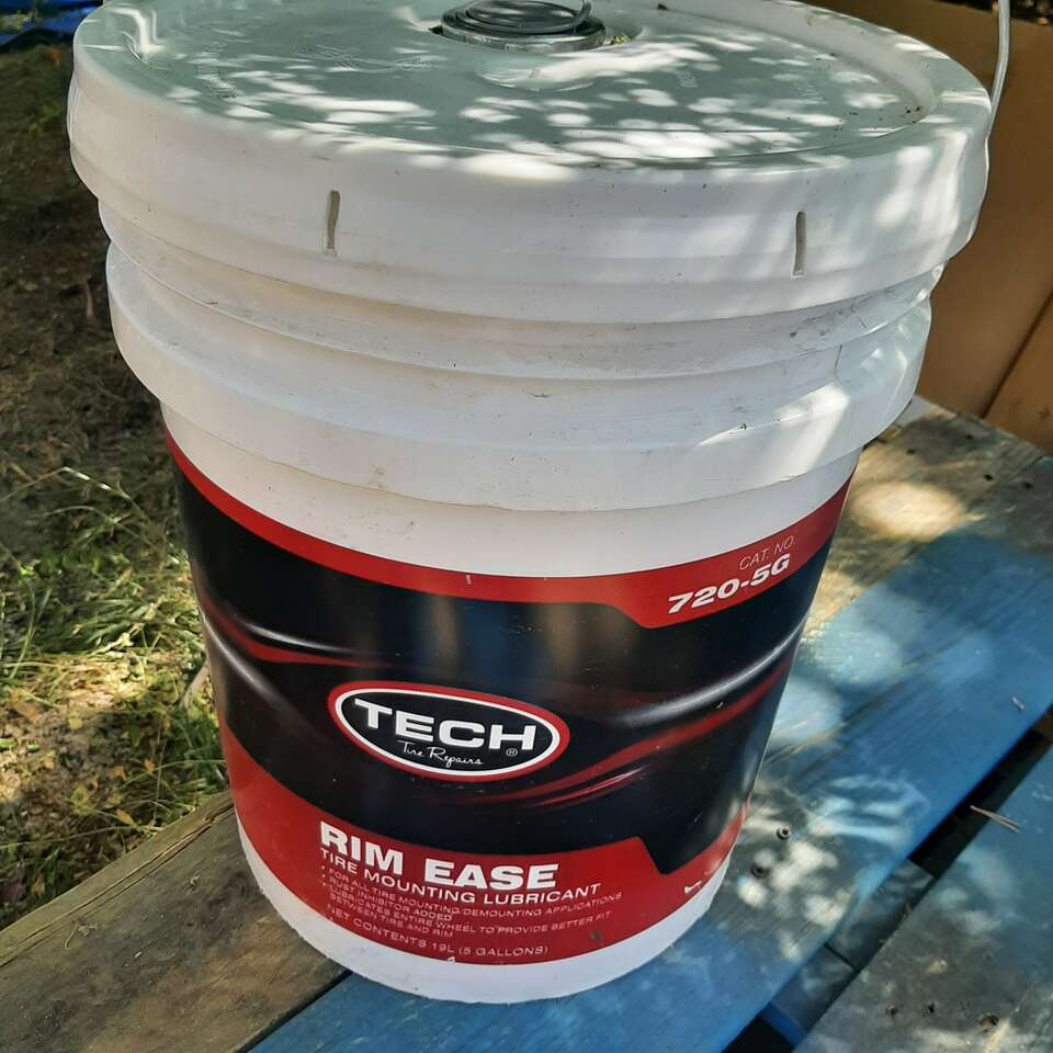 New tire mounting lubricant + paste