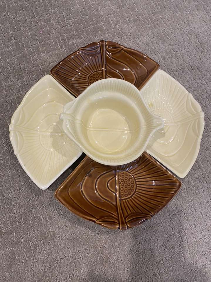 Vintage Sunflower Separate Serving Dishes