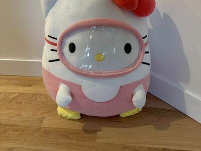 SCUBA HELLO KITTY SQUISHMALLOW 20”