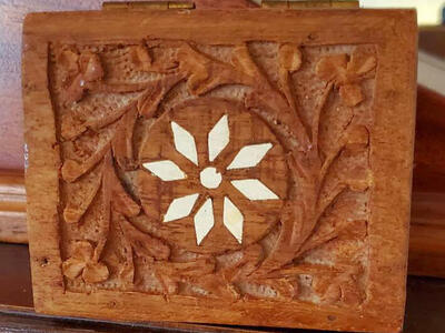 Vintage Hand Carved Wood Hinged Lid Trinket Box