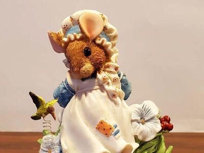 "Little Betty Blue" 1995 Pricilla Hillman Enesco Mouse Figurine.