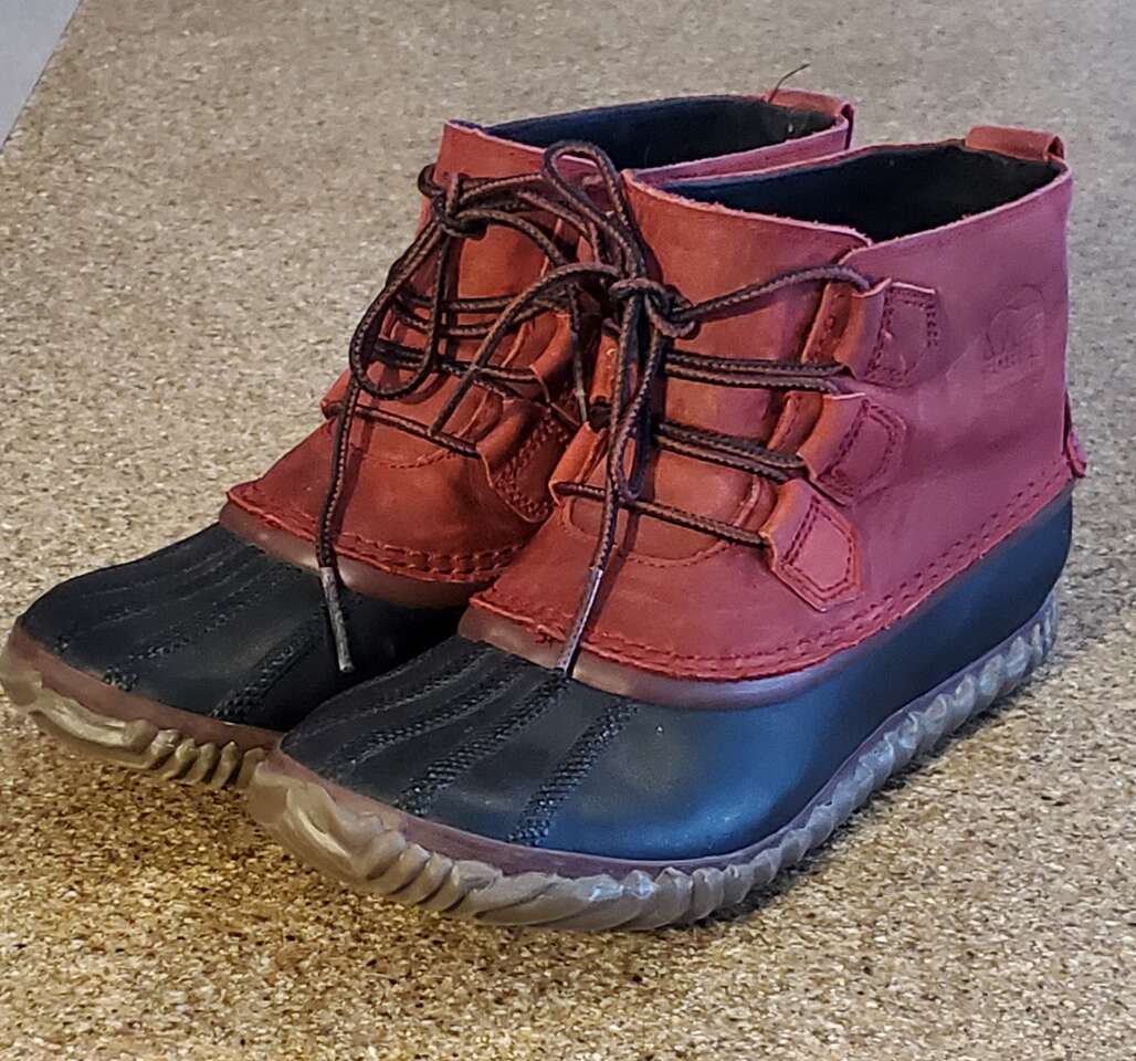 Sorel Red Water Proof Leather Out N About Ankle Length Womens Boots Size 8