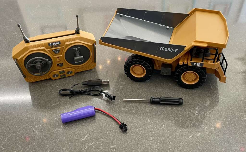 New RC Dumptruck 9 CH Remote Control Dumptruck