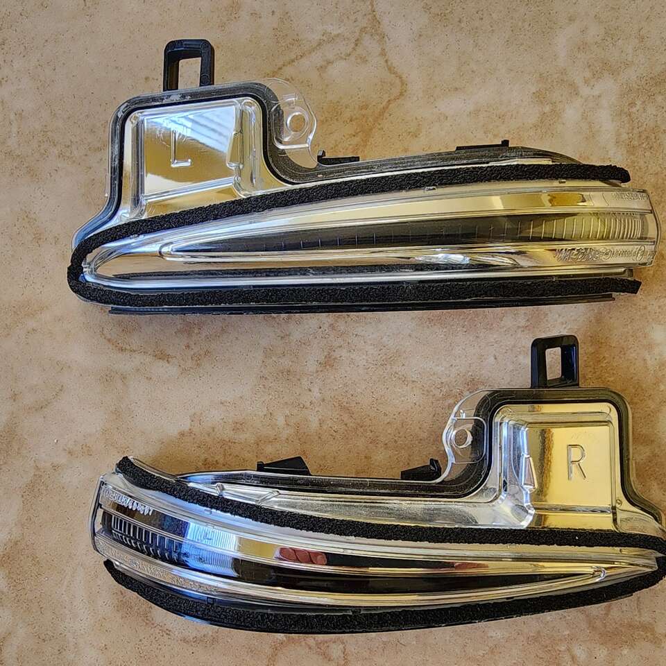 Sideview Mirror Turn Signal