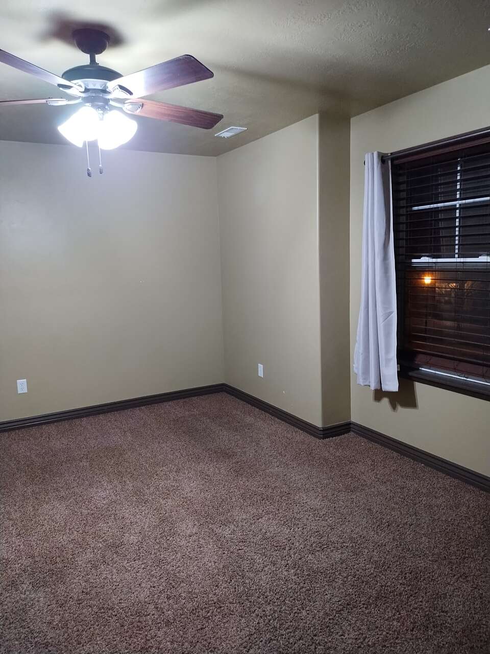 Room for Rent Available | Other Real Estate | ksl.com