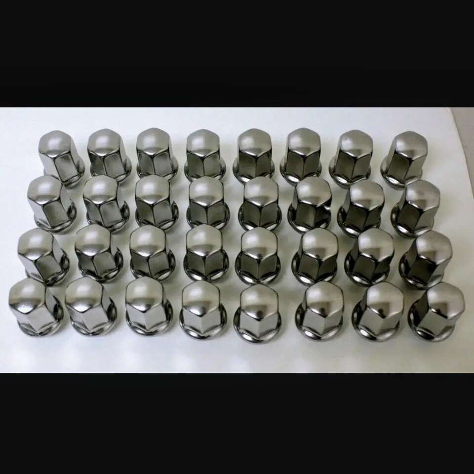 GMC Chevy Escalade 1500 2500 3500 Lug Nuts