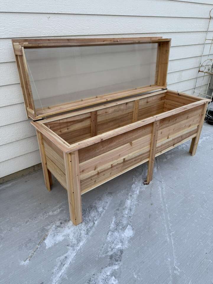 Raised Planter With Grenhouse Lid
