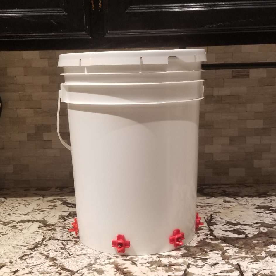 Chicken Hen Water Waterer 5 gallon bucket