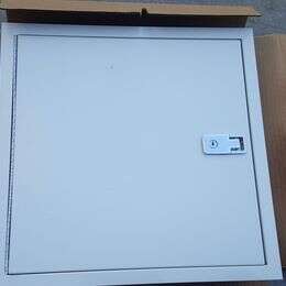 Karp 18" x 18" Flush 'Locking' Panel