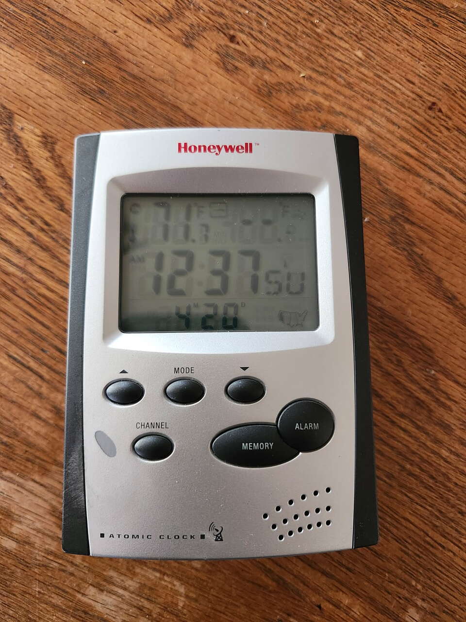Honeywell Atomic Clock w/Alarm