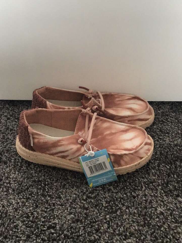 Brand New Hey dude girls Wendy Size 2