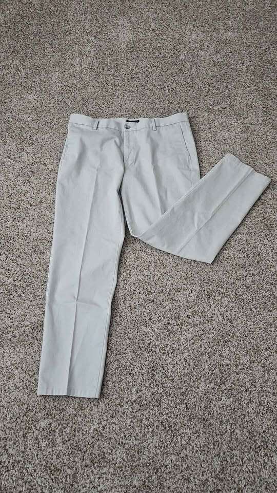 Dockers Men's 36x30 pants slim tapered flat front
