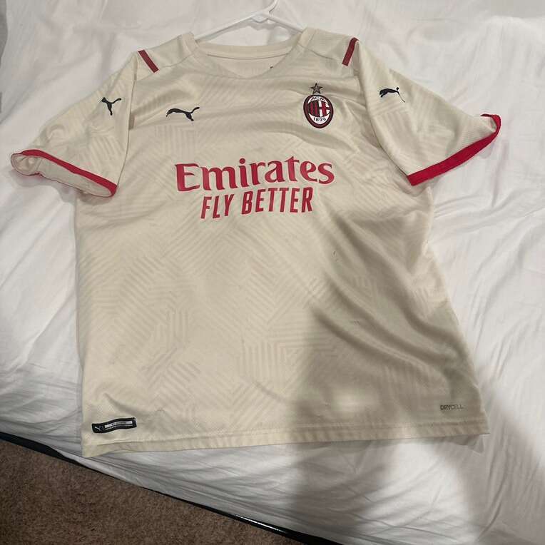 MILAN FC SECOND KIT STADIUM VERSION SIZE LARGE
