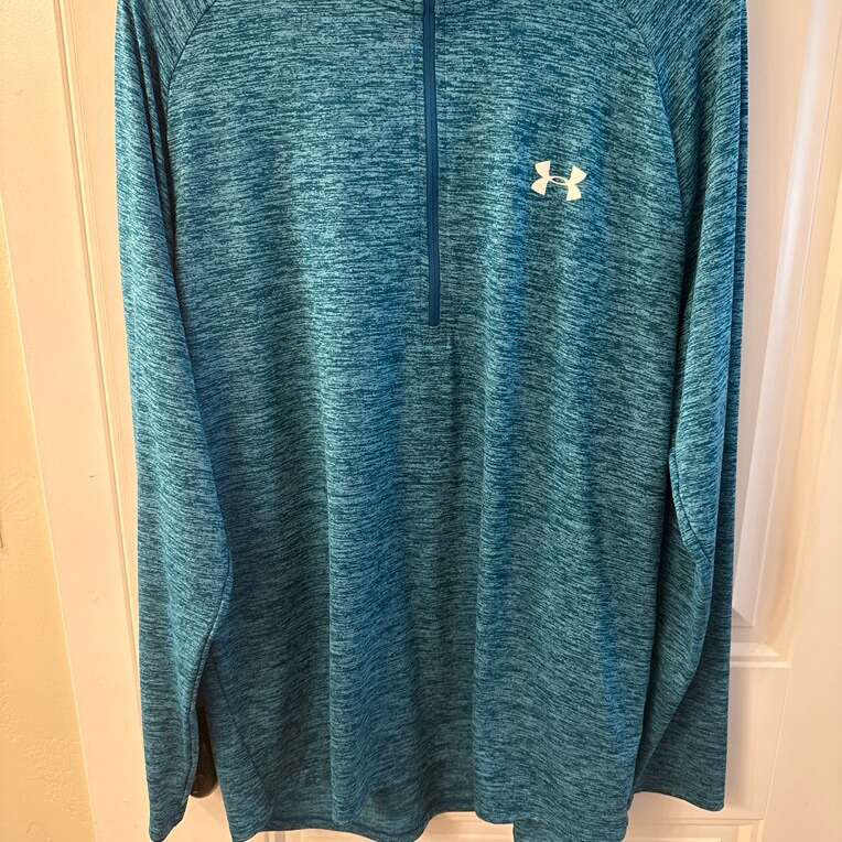 Used 1/4 Zip Under armour Running Shirt Size XL