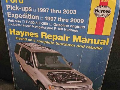 Haynes Repair Manual - Ford Pickups/Expeditions