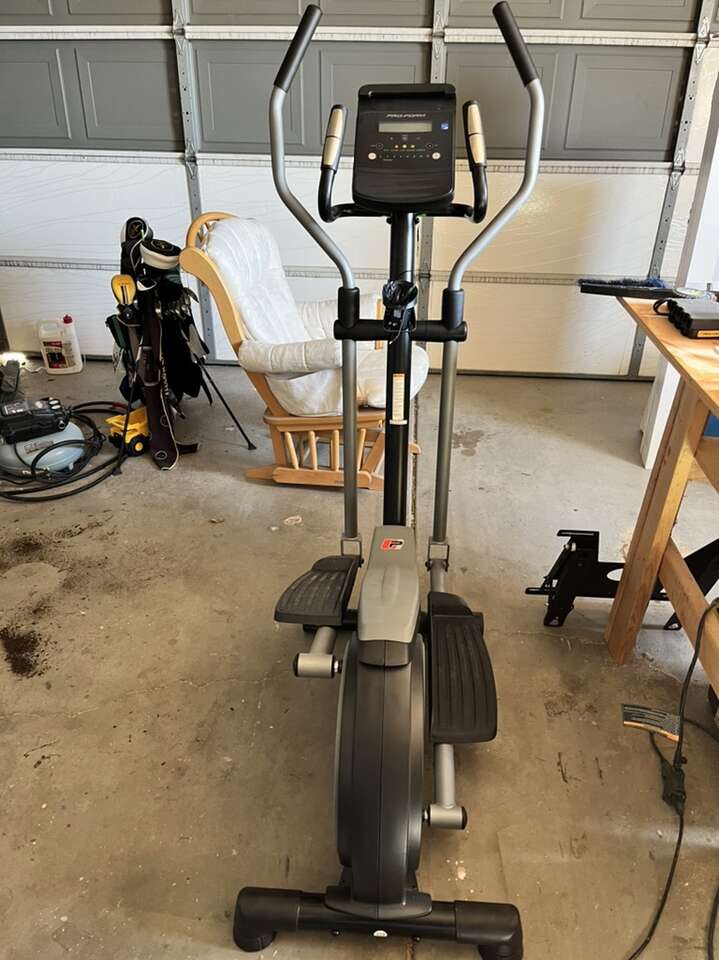 Proform cadence le online elliptical machine