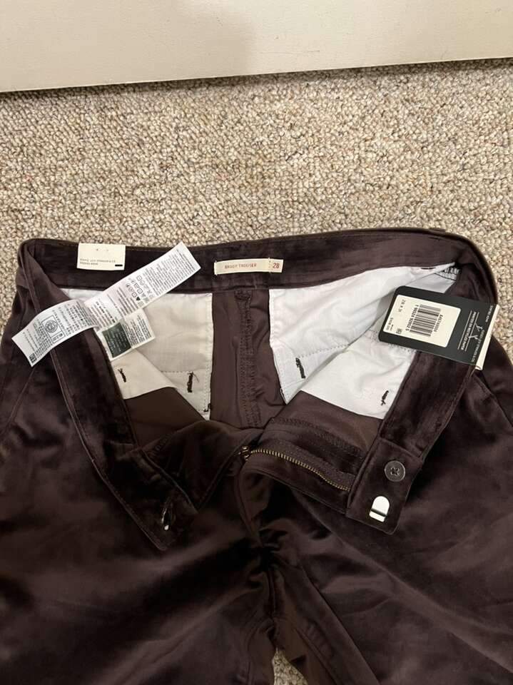 Main image 5