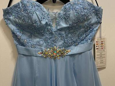 Women's prom / formal / gown dress