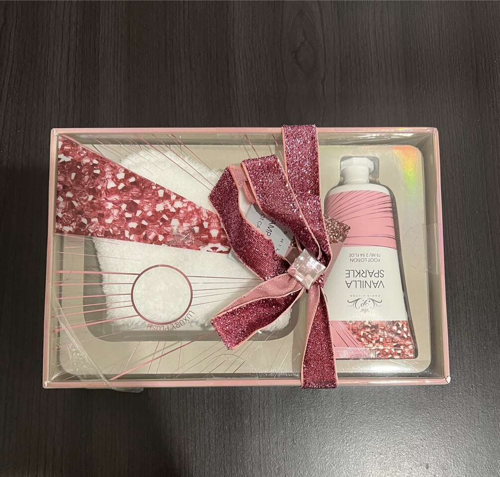 FOOT LOTION AND SOCKS SET
