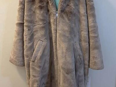 UGG WOMEN'S COAT