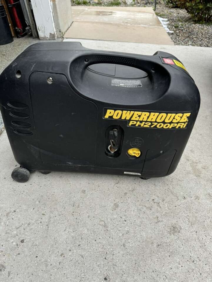 Powerhouse PH2700pri Generator
