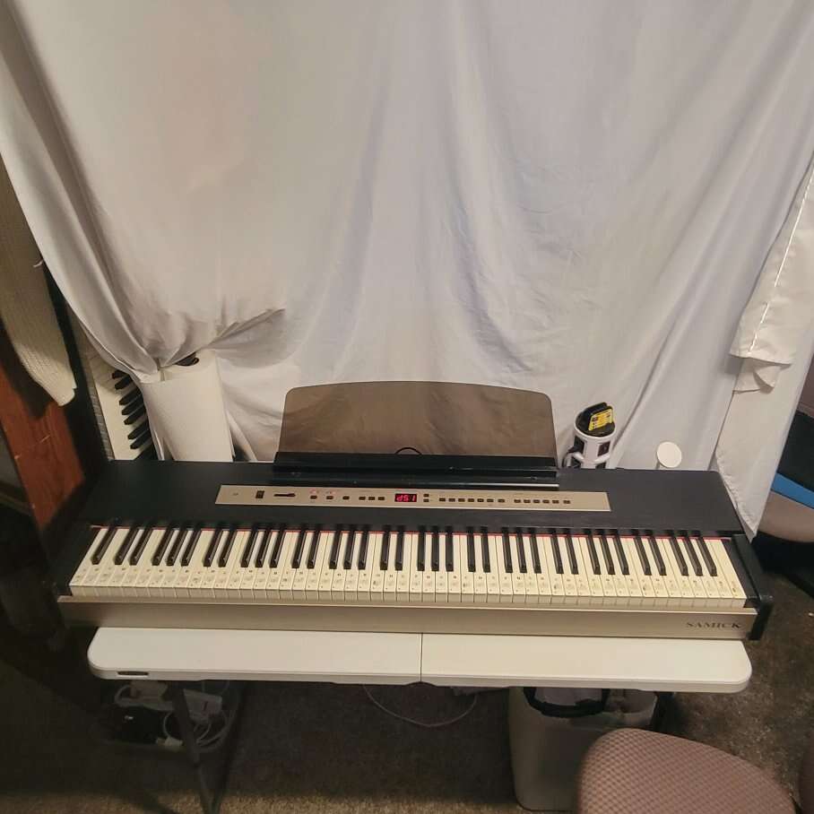 Samick SSP-10 Digital Keyboard Grand Piano