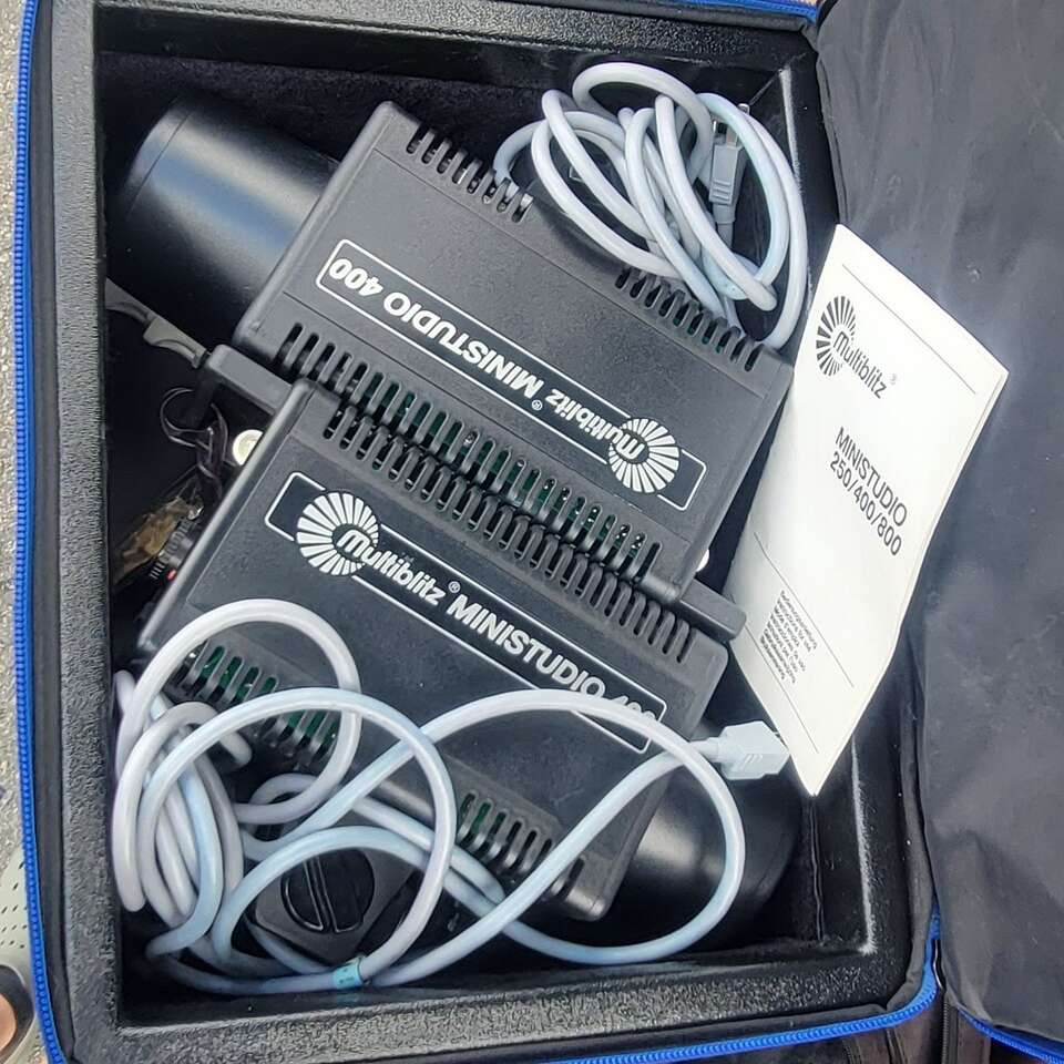2 Multiblittz Ministudio 400 Flash Units