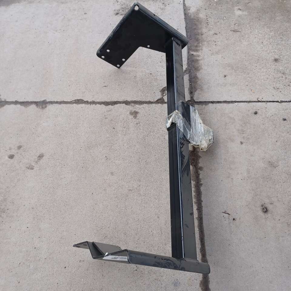 Mercedes-Benz / Freightliner hitch