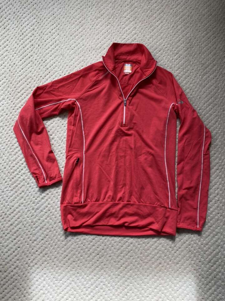 Icebreaker brand wool half zip size small