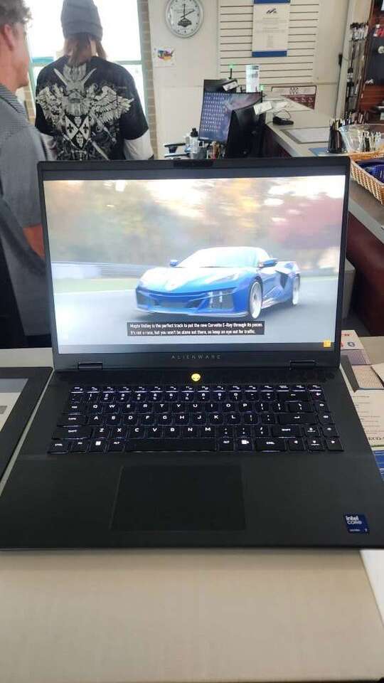 Alienware M16 R2