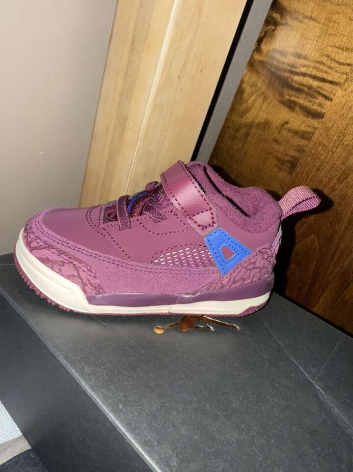 Brand New Jordan Spizike Low Size 6c