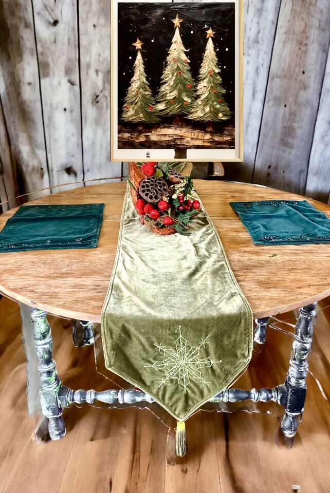 Velvet Beaded Table Runner 70 L