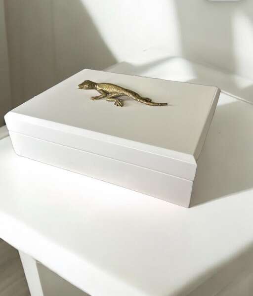 WOOD Creature Box W Metal crocodile handle