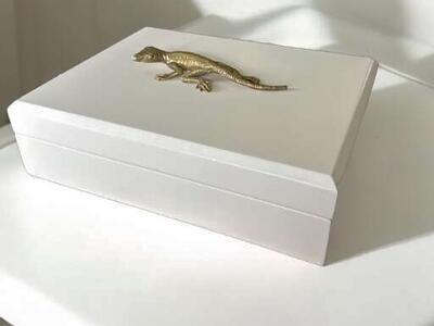 WOOD Creature Box W Metal crocodile handle