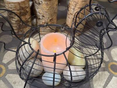 Wire Basket Chiclen Winged Handles