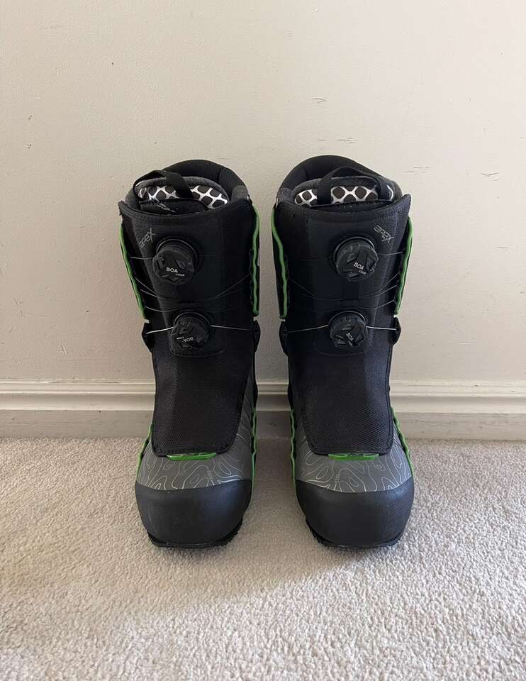 Nice Apex Snowboard Size Men's 6 Women 7