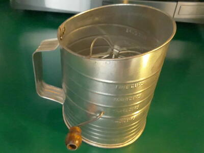 Made in USA The LEGENDARY Bromwell Flour Sifter (5-CUP)