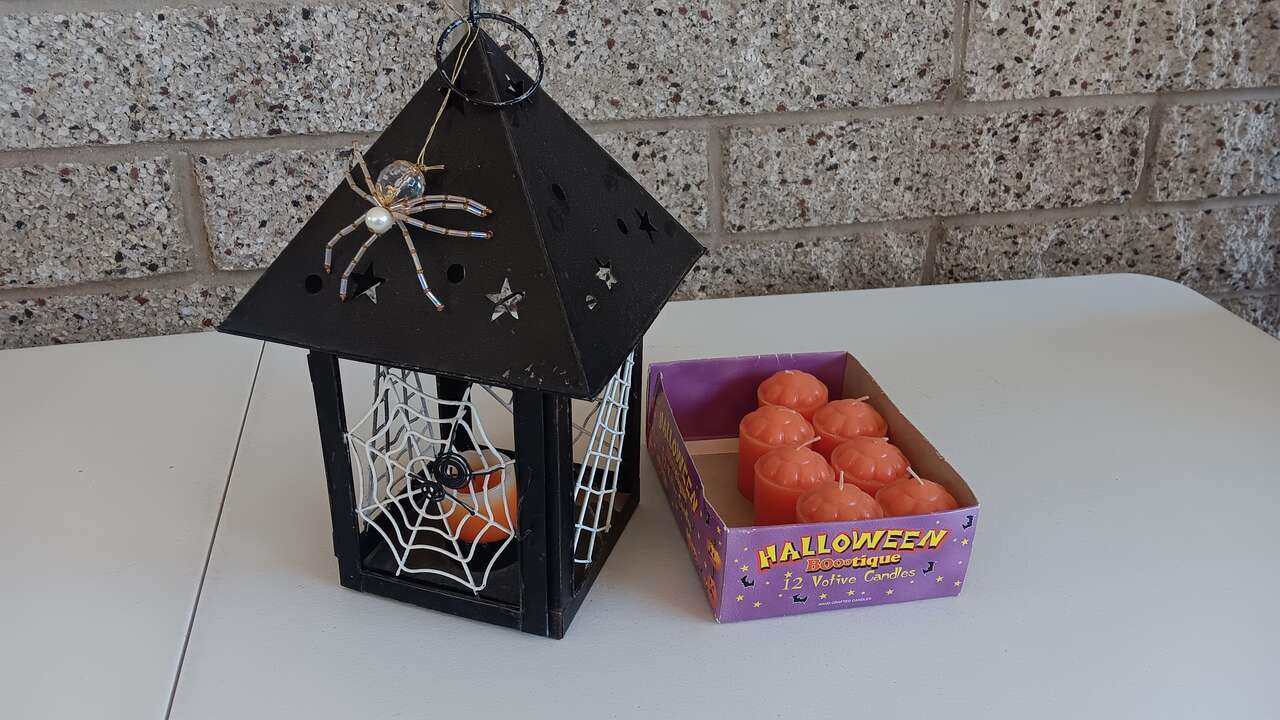 Halloween Lantern with 7 Bonus Candles