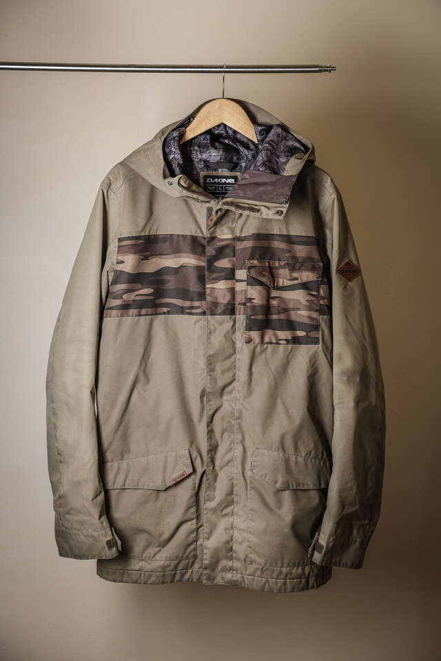 Dakine winter jacket and vest. Size Lg.
